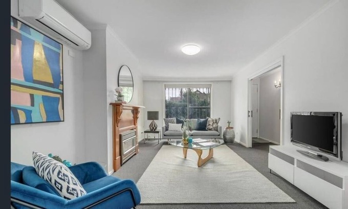 Kew Apartment | StayCentral - Kew Cottage with Study - 210 Cotham Road, Kew, VIC 3101