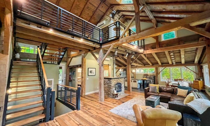 Saugatuck House | Staying at Golden Beams Barn gives you the freedom to relax and unwind in a
