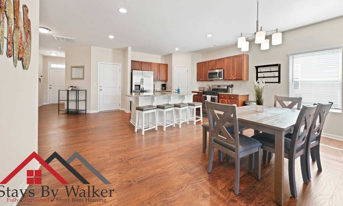 Denver House | StaysByWalker 3BR Home! 1G Wi-Fi, King Bed, Patio