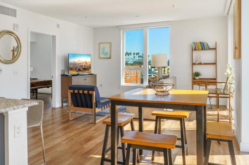 Del Rey Apartment | StaysPro - luxury Apartments minutes to everything Los Angeles