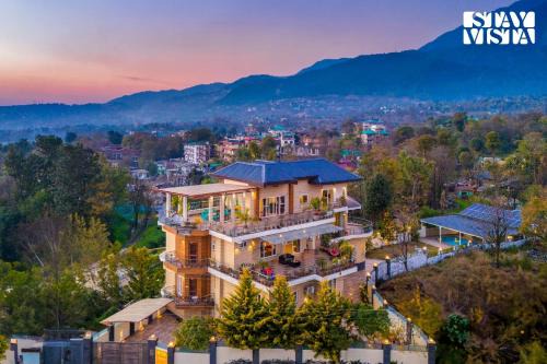 Fatehpur Villa | StayVista at Address By The Khul - Countryside 2BR villa in Dharamshala with Home Theatre