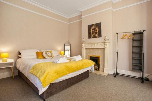 Burslem House | Staywhenever NWT- 4 Bedroom House, King Size Beds, Sleeps 9