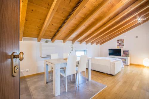 San Leonardo Apartment | Stazione 200m - Wifi - Aria condizionata - Smart TV