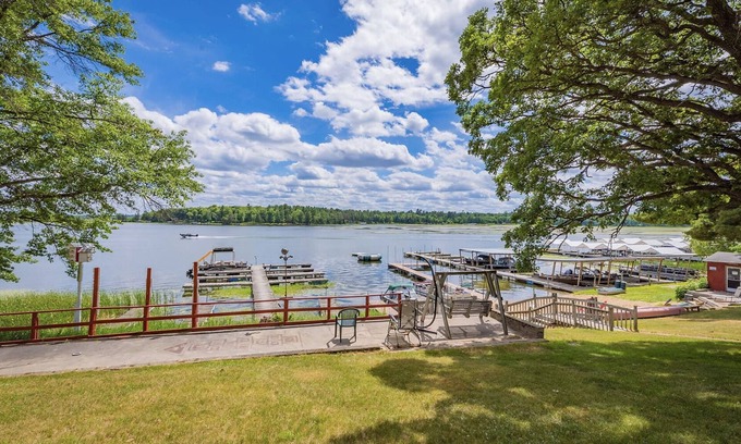 Walker Cabin | Steamboat Bay Resort Cabin 7 - Large/multiple family cabin
