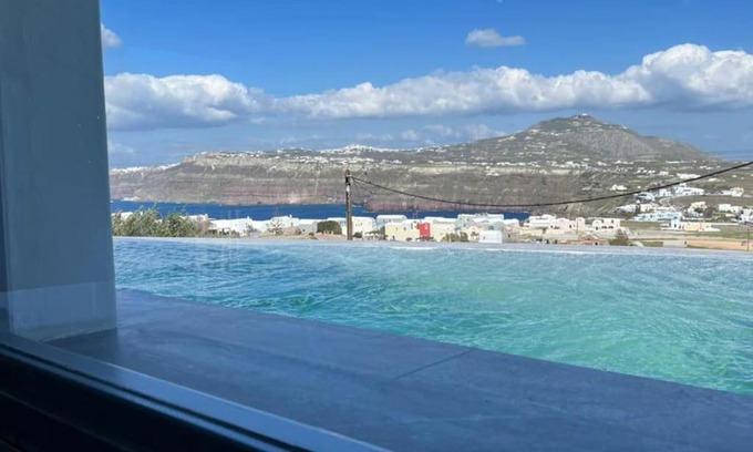 Akrotiri Villa | Stela caldera view cave/private mini pool/jacuzzi