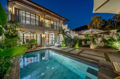 Sayan Villa | Stella by DH - Luxury Getaway Villa - Massive Pool and Unbeatable Location