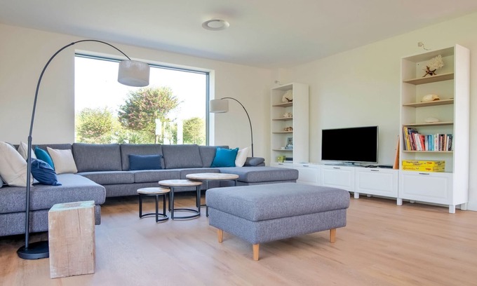 Cadzand-Bad Villa | Stellar Villa in Cadzand with Private Garden near Sea