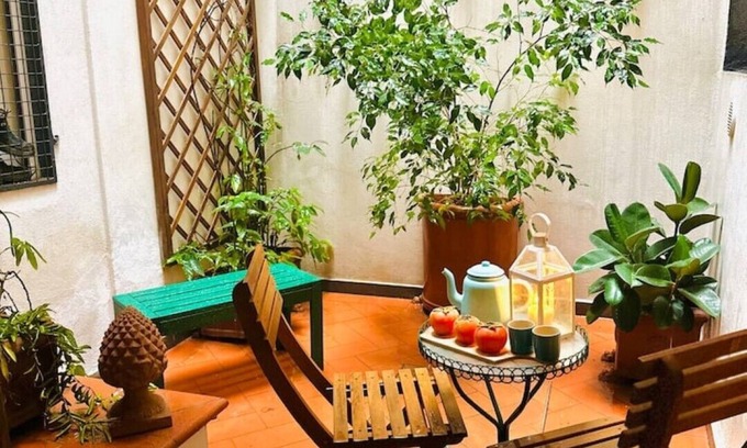 Oltrarno Apartment | Step into a magnificent, scale-free apartment in the heart of historic Florence