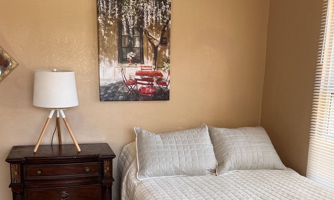 East Daytona Apartment | Step to the Daytona Beach