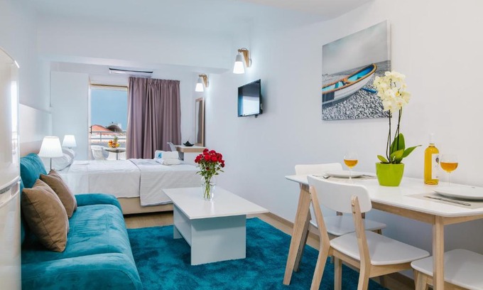 Larnaca City Centre Apartment | Stephanie Studios