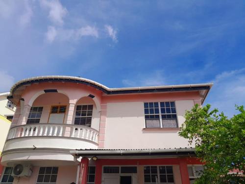 Mahaut Apartment | Stephen Guest House