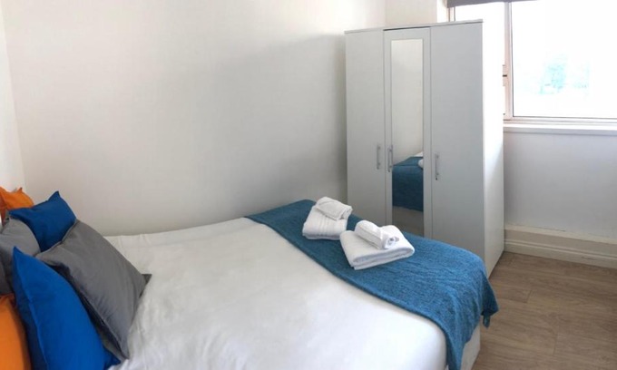 St. Dunstan's House | Stepney Green Rooms