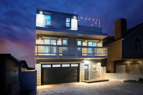 Silver Strand Villa | Steps 2 Beach- Luxury Home, Game Room, Roof Deck, Firepit, Pets OK