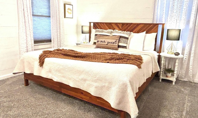Paso Robles House | Steps Away from Downtown: 2 Blocks to The Square - BEST Location!