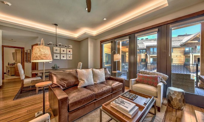 Lakeside Park Apartment | Steps From Heavenly Village & Gondola-Luxury 3Br Residence Condo