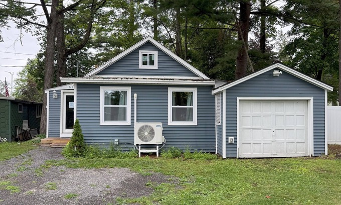 Sylvan Beach House | Steps to Beach | 3BR/2BA Gem - Pet Friendly