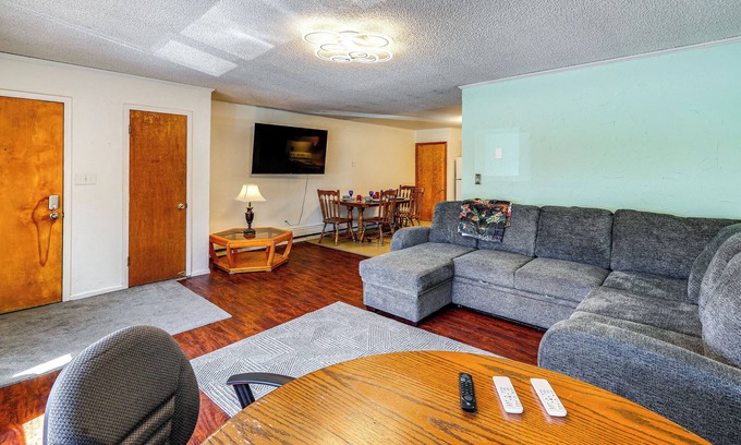 College Condo | Steps to Chena River - Condo Near Hiking & Tours!