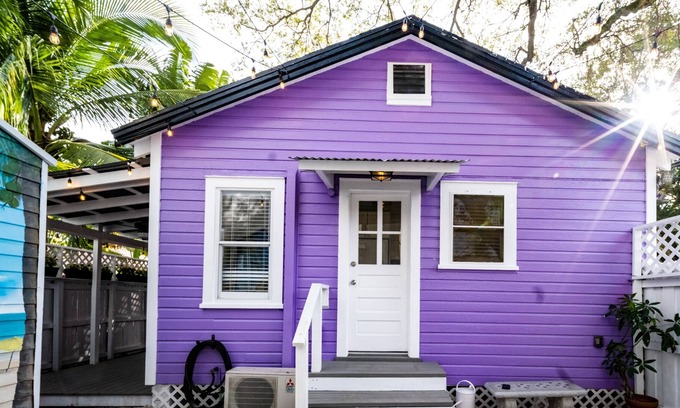 Downtown Fort Lauderdale Cottage | Steps to Las Olas/Newly renovated Key West Style Cottage, deck & Courtyard!