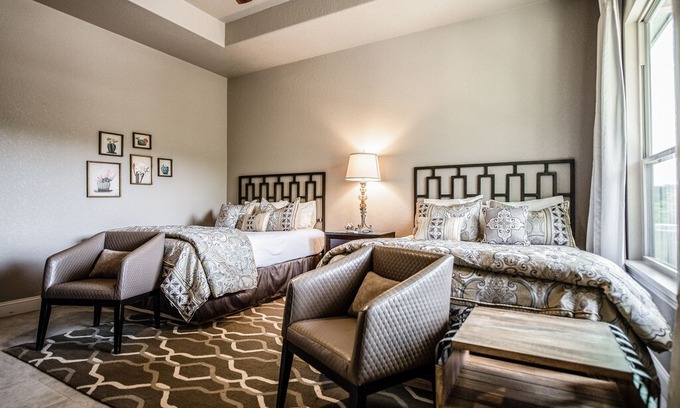 Spring Branch House | Steps to Remi's Ridge & Hayes Hollow! Century Oak Casita - Near Canyon Lake