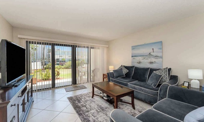 Cocoa Beach Condo | Steps to Sand! Ground-Floor 2BR by Pool
