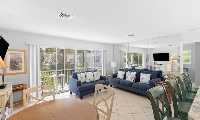 Whitney Beach Condo | Steps to Sand & Sunset – Charming Condo at The Outrigger by RVA