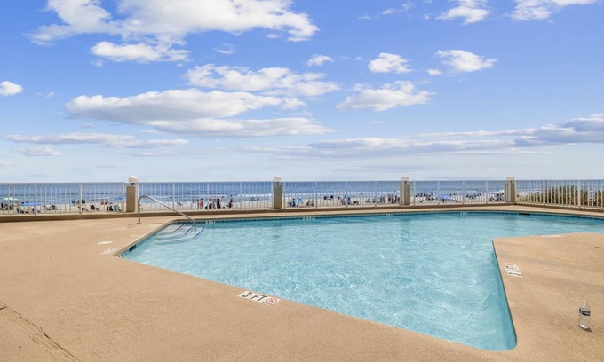 Garden City Condo | Steps to the Beach- Short Drive to Dining/shops - w/Free Tickets to Local Attractions - OOP 1105