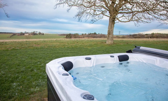 St. Andrews Cottage | Stewart Resort Lodge 27 - a lodge that sleeps 6 guests in 2 bedrooms
