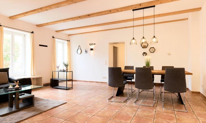 Bregenz Apartment | Stilvolle Gartenterrassenwohnung mitten in Bregenz