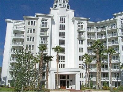 Baytowne Wharf Condo | Stocked Baytowne Wharf unit w/Golf Cart
