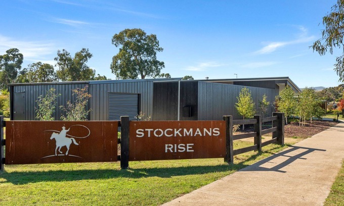 Mansfield House | Stockmans Rise - A generously spacious house complemented by high country style & taste