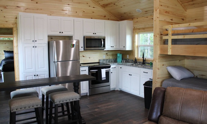 Shreveport Cabin | Stone Cabin with Hot Tub & Spectacular View at God's Country Resort