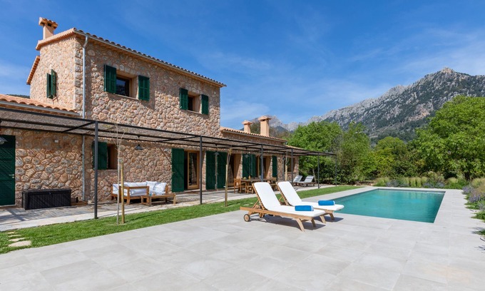 Biniaraix Villa | Stone villa with mountain views, quiet and close to the city center