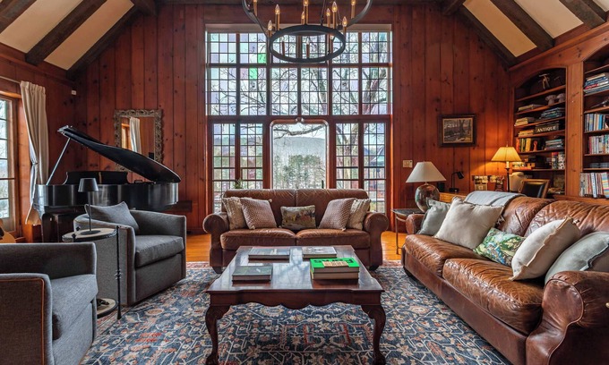Rowland House | Stonehaven on the Delaware: Direct River Access