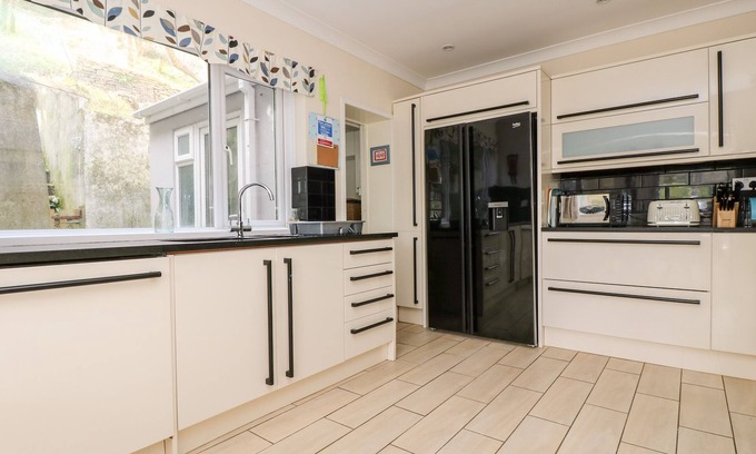 Porthtowan Cottage | STONES THROW, pet friendly, with a garden in Porthtowan