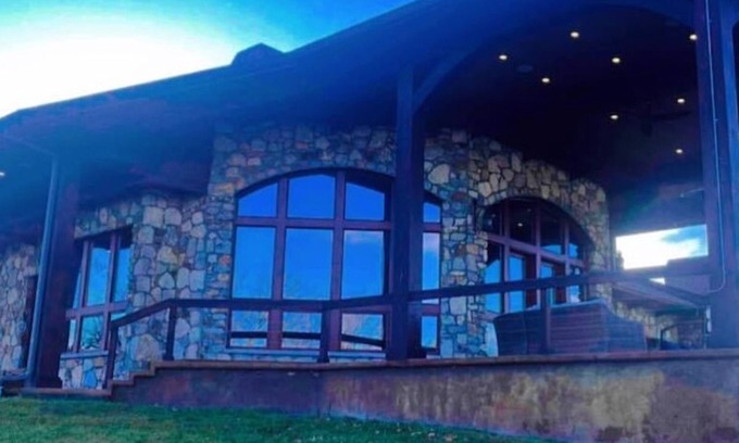 Dennis Resort | Stony Point Gated Resort All Exclusive: The Lodge, and 4 Cabins
