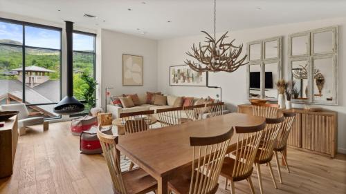 Stowe Area Apartment | Stowe Mt Resort Spruce Peak 4 Bed Treehouse Condo By Stowe Mountain Rentals