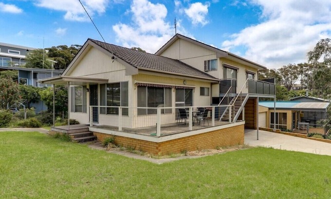 Metung House | Stradbroke House in Metung