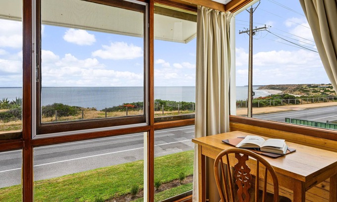 Port Willunga House | Strandhus ~ Port Willunga - Rich history, breathtaking ocean views, and fine art ~ experience Port Willunga, authentically