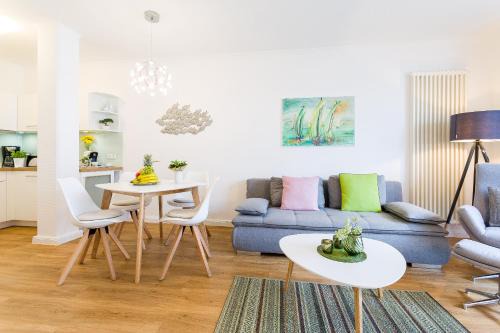 Binz Apartment | Strandvilla Seeadler hinter Düne und Meer