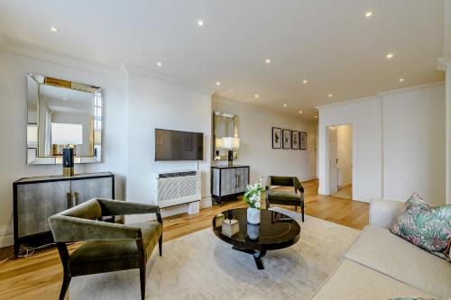 St. Johns Wood Apartment | Strathmore Court Apartments