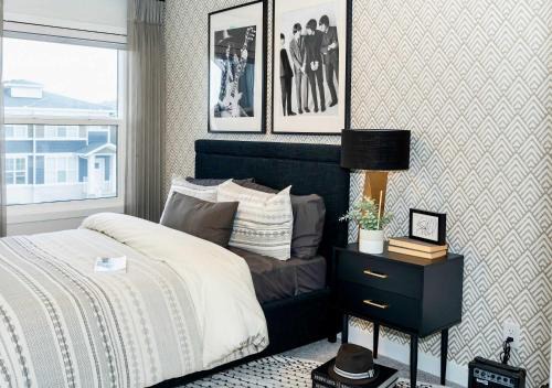Calgary House | Strawberry Fields 4BD Family Movie Room Office