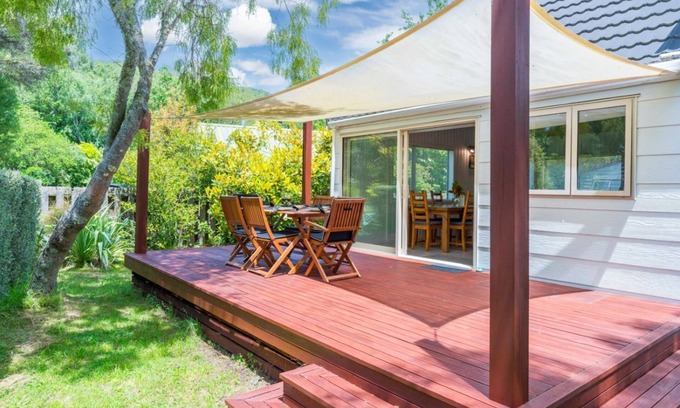 Kinloch House | Stroll to the Lake - only 250m away!