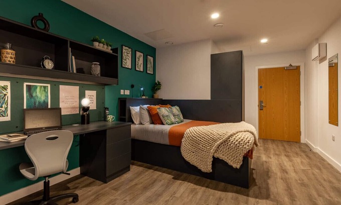 Leeds Apartment | Student Only Elegant Ensuite Room