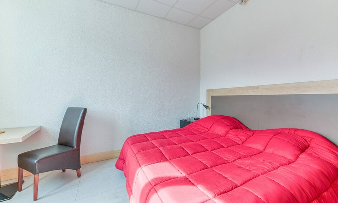 Arvillard Apartment | Studio '107' with Shared Pool, Shared Terrace and Wi-Fi