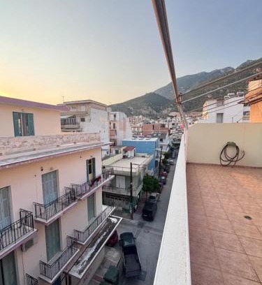 Loutraki-Agioi Theodoroi Apartment | Studio 2' from Loutraki beach