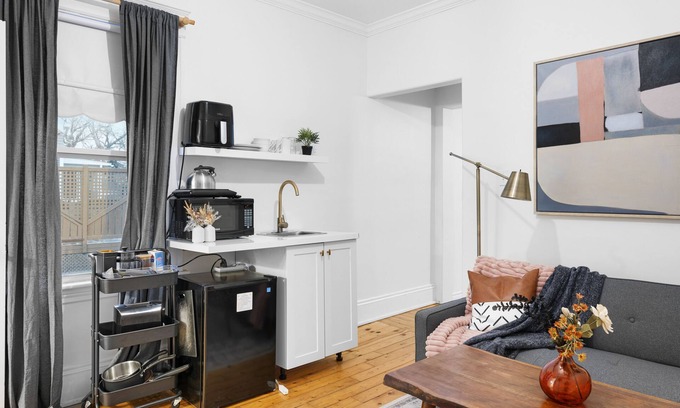 Moncton Apartment | Studio 3 ~ 1 BDRM Apartment, w/Lounge Area
