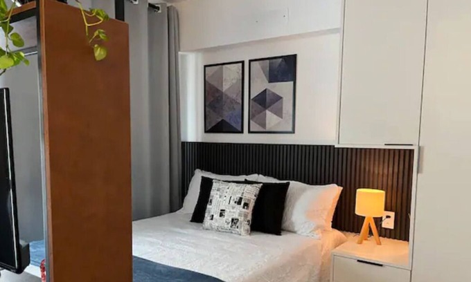 Liberdade Apartment | Studio 3 minutes from the subway, close to hospitals and universities in Liberdade