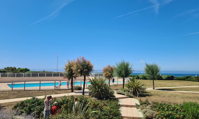 La Chaume Apartment | Studio 4 Pers. Swimming pool. Parking. wild coast.