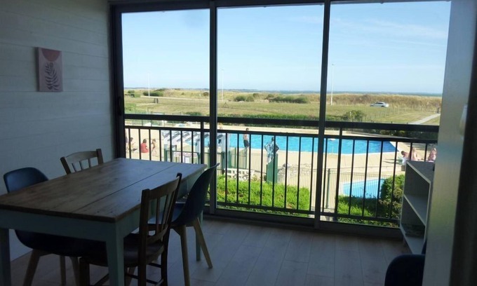 Damgan Apartment | Studio 4 people. facing the sea+swimming pool+tennis