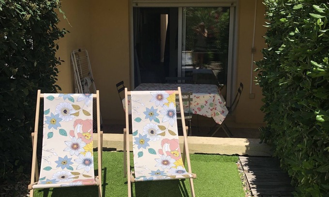 Boulouris-sur-Mer Apartment | Studio 4 people, private terrace and garden, 2 min from the beach